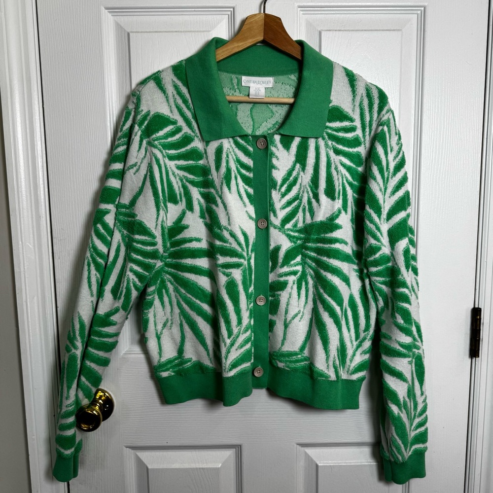 🌴 Universal Thread Green and White Palm Print Cardigan Sweater